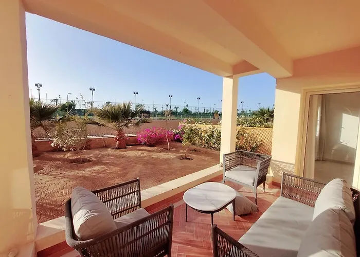 Apartment Golf, & Sea - Serene Garden Patio Getaway Hurghada