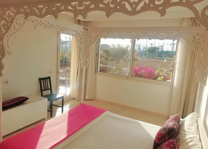 Apartment Golf, & Sea - Serene Garden Patio Getaway Hurghada
