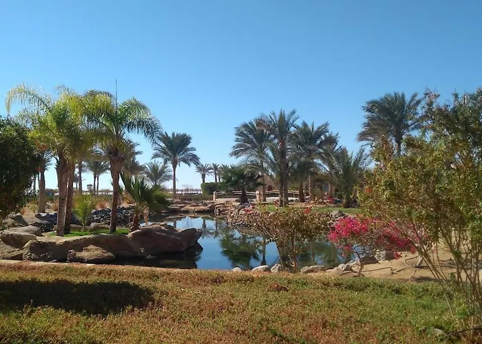 Golf, & Sea - Serene Garden Patio Getaway Apartment *